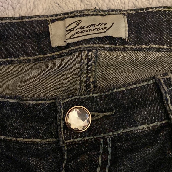 Embroidered Distressed Jeans - Picture 6 of 7